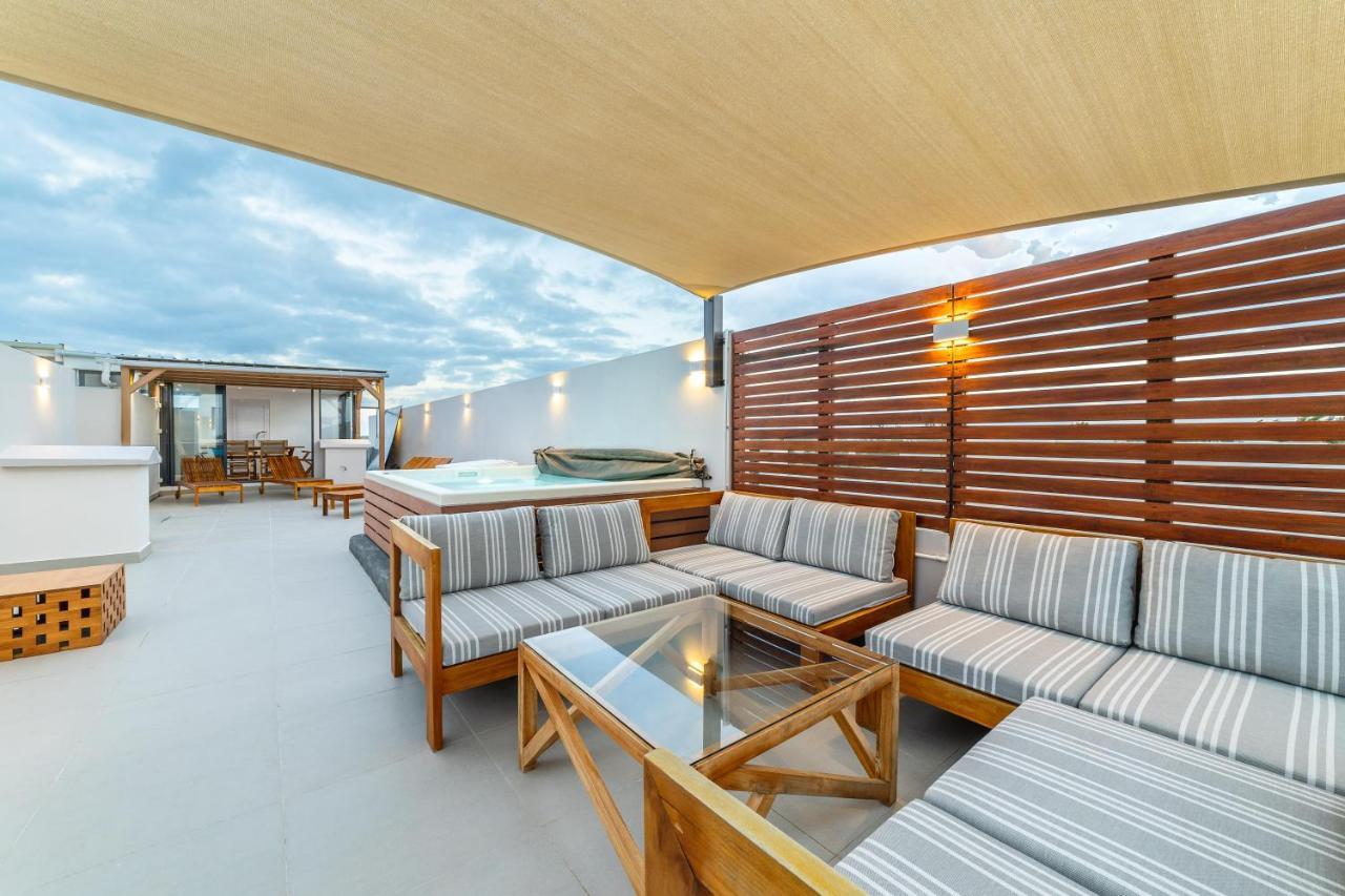 One Bay Residence Unit 15 - Penthouse With Private Roof Top, Jacuzzi And Sea View Grand Baie Zewnętrze zdjęcie