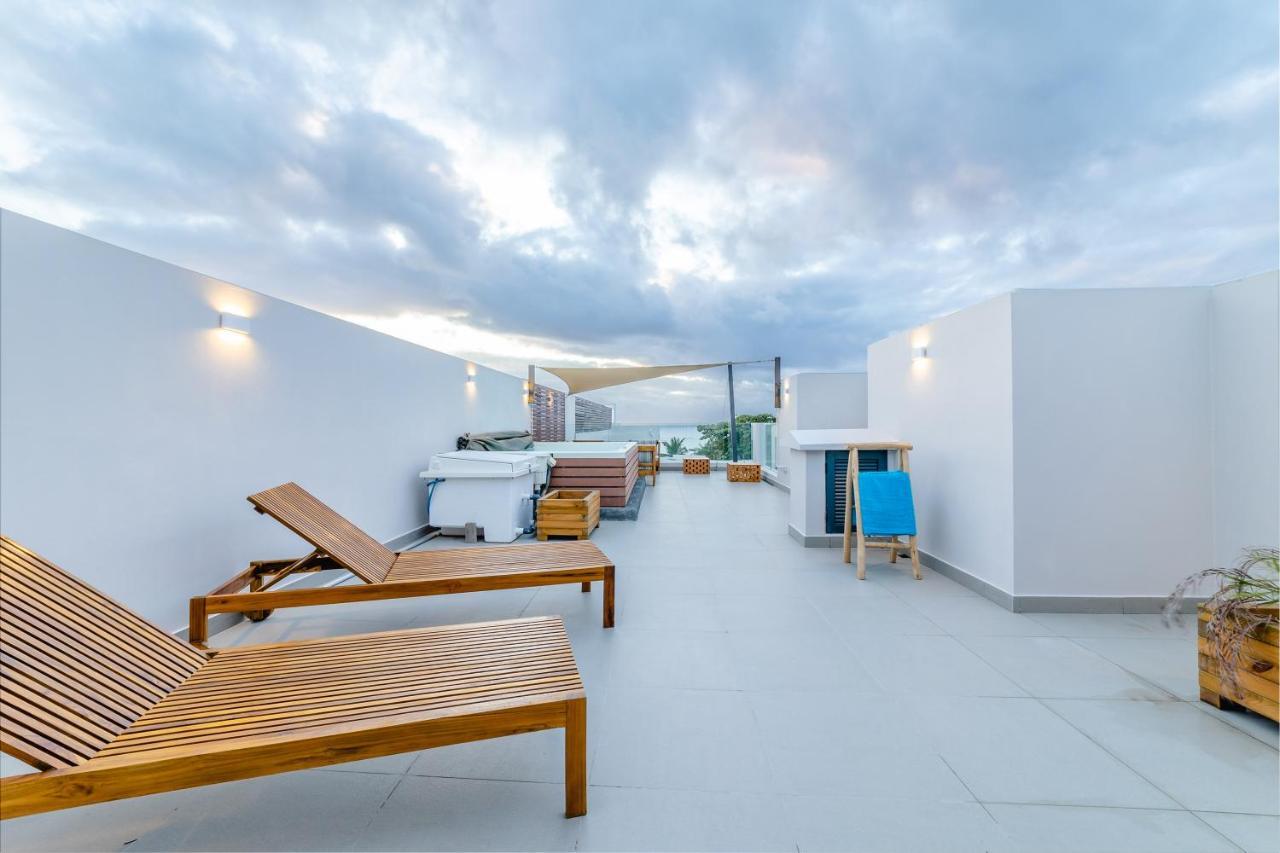 One Bay Residence Unit 15 - Penthouse With Private Roof Top, Jacuzzi And Sea View Grand Baie Zewnętrze zdjęcie