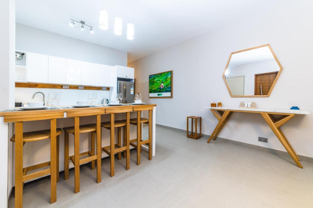 One Bay Residence Unit 15 - Penthouse With Private Roof Top, Jacuzzi And Sea View Grand Baie Zewnętrze zdjęcie